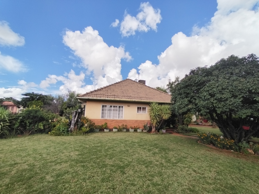 3 Bedroom Property for Sale in Warrenton Northern Cape